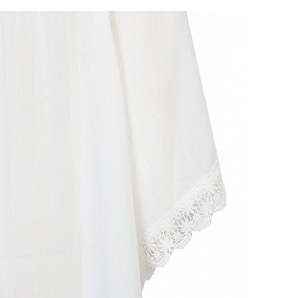 LAST ONE! 🆕 White Off Shoulder Crochet Lace Top - Picture 5 of 5